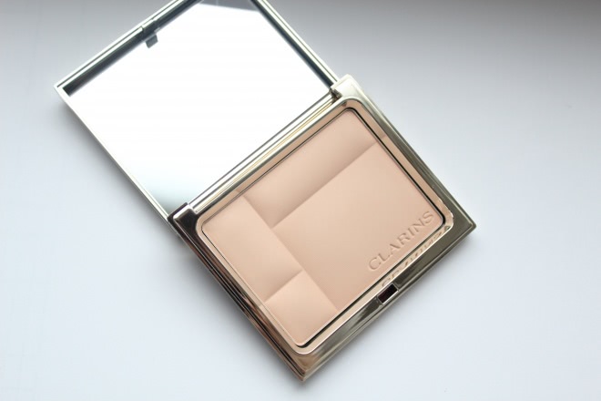 Пудра для сумочки Clarins Ever Matte Shine Control Mineral Powder Compact #00 Transparent opale