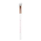 Кисть Essence Angled Crease Brush
