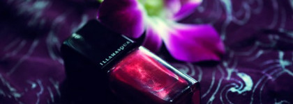 Глубина красного Illamasqua Nail Varnish Charisma