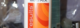 Погладь меня! Или моя борьба с непослушными волосами при помощи Matrix Total Results Sleek Shampoo