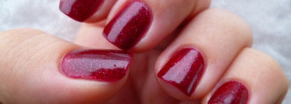 OPI Nail Lacquer Underneath The Mistletoe HL E08