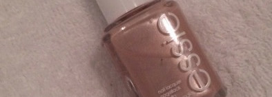 Нежность или лак Essie "Tea & Crumpets"