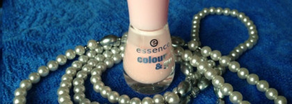 Для самых нежных натур лак  Essence colour & go #104 sweet as candy