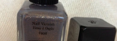 Illamasqua Nail Varnish Facet: за гранью обычного