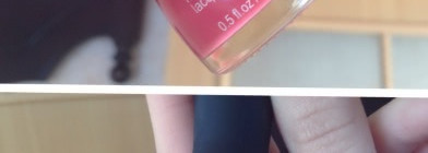 Двухцветный маникюр с помощью Sally Hansen "370 Black Out" + Pink Up "09 Pink" + стемпинг от Konad