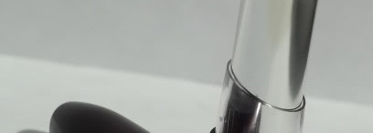 Красный дуэт: губная помада Oriflame "Магия цвета" Алая классика и карандаш для губ "Экспресс-контур" Соблазнительный коралловый