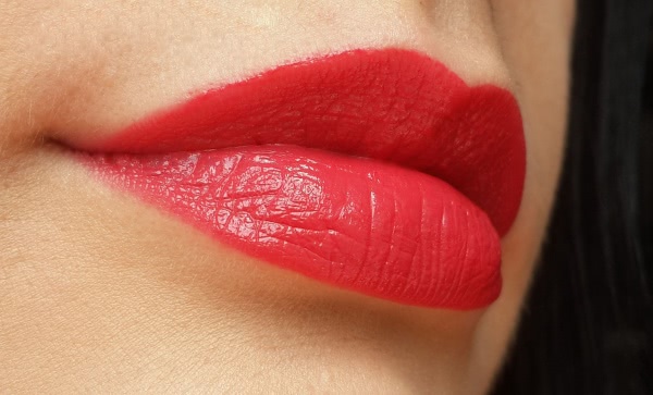 Летняя и дерзкая Estee Lauder Pure Color Envy Sculpting Lipstick № 320 &quo...