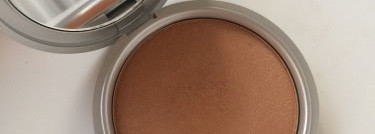 Бронзер-луминайзер Betty-Lou Manizer от TheBalm