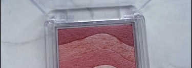 The Body Shop: хайлайтер Shimmer Waves (оттенок Blush)