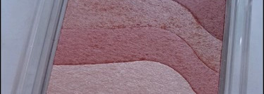 The Body Shop: хайлайтер Shimmer Waves (оттенок Blush)