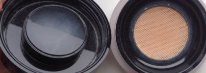 Chanel Vitalumiere Loose Powder Foundation with mini kabuki brush SPF 15 (№10)