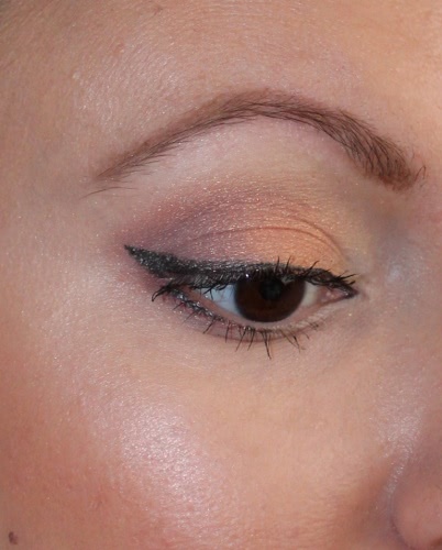 Скрасим пасмурные будни с палеткой Shiseido Luminizing Satin Eye Color Trio #RD 299 (Beach Grass)