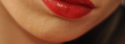 Такой рождественский Guerlain Gloss d’Enfer Maxi Shine Intense Colour & Shine Bare Lip Sensation #920 Rouge Parade