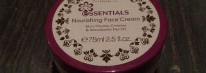 Питательный крем для лица Oriflame Essentials Nourishing Face CreamMulti-Vitamin Complex & Macadamia Nut Oil