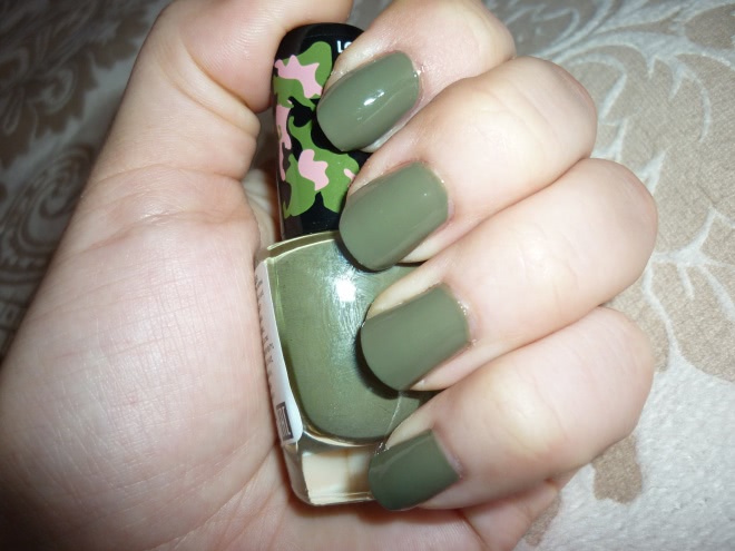 Милитари сдержанность с Beyu Long Lasting Nail Lacquer 275