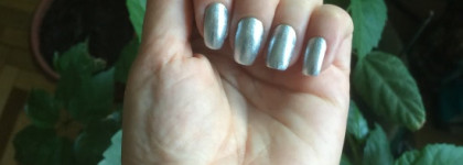 Зима летом с лаком Unfrost my heart от OPI