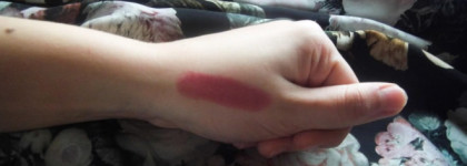 Три любимицы от МАС в оттенках: Creme cup, Kinda Sexy, Plumful