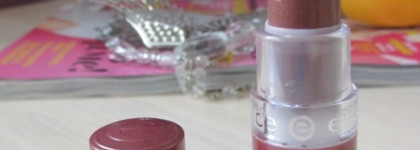 Помада Essence Lipstick Glamour Queen 31