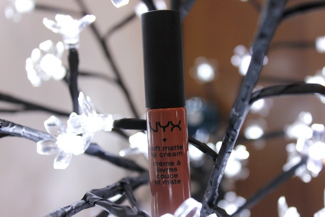 Две матовых красотки NYX Soft Matte Lip Cream в оттенках Monte carlo и Cannes