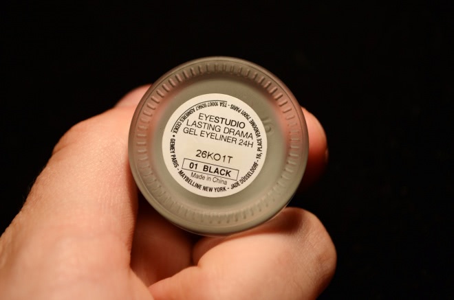 Гелевая подводка Maybelline Eyestudio Lasting drama Gel eyeliner 24H 01 Black
