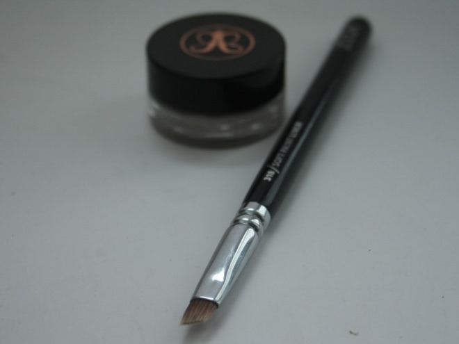 Dipbrow pomade от Anastaisia Beverly Hills в оттенке Taupe