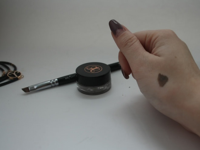 Dipbrow pomade от Anastaisia Beverly Hills в оттенке Taupe