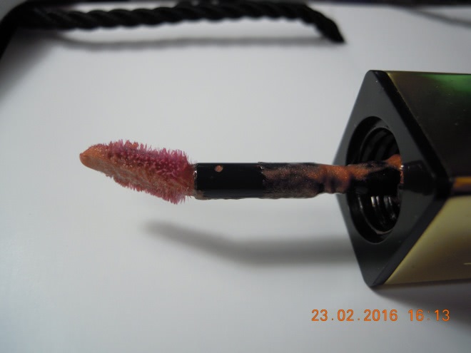 Лак для губ YSL rouge pur couture Vernis A Levres Rebel Nudes в оттенках 103 и 106