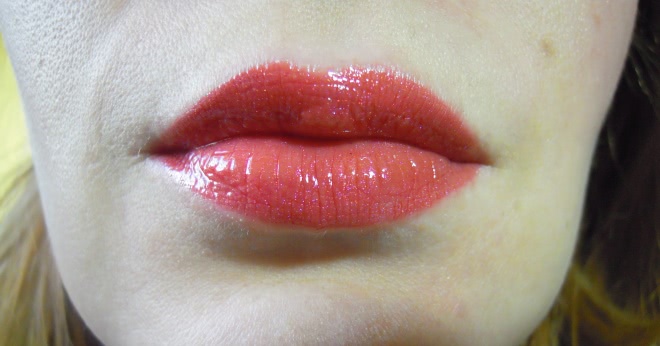 Лак для губ YSL rouge pur couture Vernis A Levres Rebel Nudes в оттенках 103 и 106