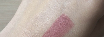 Кейт Мосс рекомендует: ягодное лето с Rimmel Lasting Finish 008