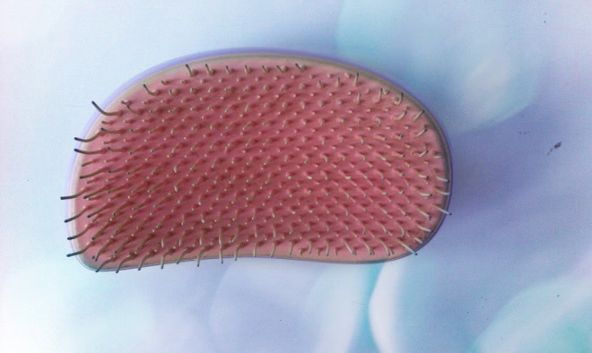 Между двух огней: сравнение Tangle Teezer и Clarette