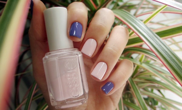 Нежный дуэт двух представителей Essie: “Shades on” и “Fiji”
