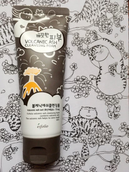 Нежный вулкан Esfolio Volcanic Ash Cleansing Foam