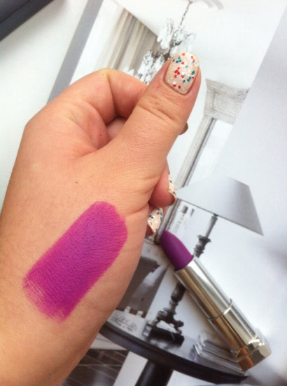 Клон Mac Heroine или нет? Обзор матовой помады № 953 Vibrant Violet от Maybelline