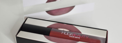 Huda Beauty Liquid Matte Lipstick Trophy Wife, Famous