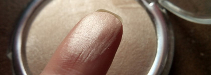 Сиять с хайлайтером Catrice High glow mineral highlighting powder 010