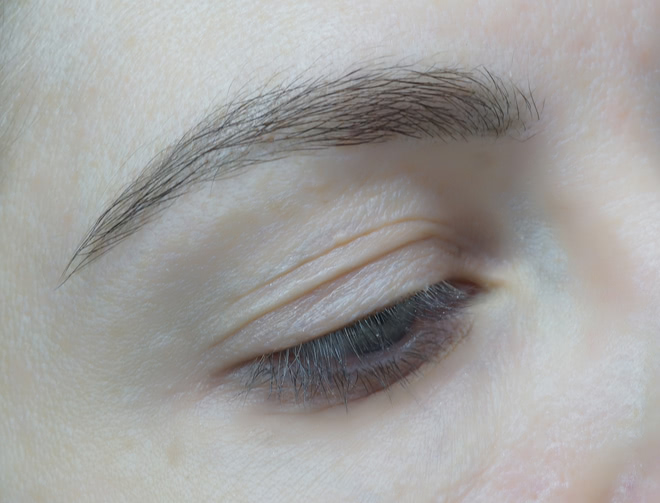 Лайнер - маркер для бровей Catrice Longlasting Browdefiner