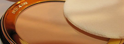 Незаметная на лице, но хорошо матирующая пудра Estee Lauder AeroMatte