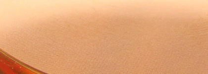 Незаметная на лице, но хорошо матирующая пудра Estee Lauder AeroMatte