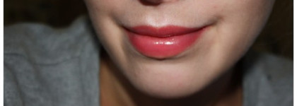Заботливые сливочные помадки Kiko Ultra Glossy Stylo SPF 15, оттенки 807 и 820