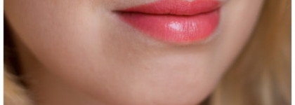 Заботливые сливочные помадки Kiko Ultra Glossy Stylo SPF 15, оттенки 807 и 820