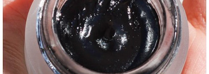 Итальянская бюджетная подводка Kiko Oriental Eyeliner, оттенок 01 black