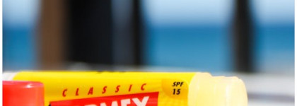 Увлажняющий впрок бальзам Carmex moisturising lip balm