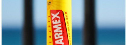 Увлажняющий впрок бальзам Carmex moisturising lip balm