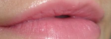 Губная помада Rouge Coco оттенок Magnolia из рождественской коллекции Chanel 2010