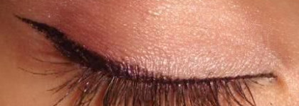 Проба пера MAC Superslick Liquid Eye Liner