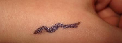 Проба пера MAC Superslick Liquid Eye Liner