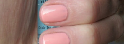 Лаки Essie: Van d'go  и Cute as a button