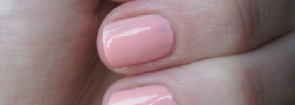 Лаки Essie: Van d'go  и Cute as a button