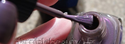 Искрящиеся фиолеты: Chanel feat. OPI