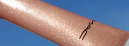 С пылу, с жару: блеск-желе MAC Lipgelee Gloss Incolore оттенка  Bubble Lounge